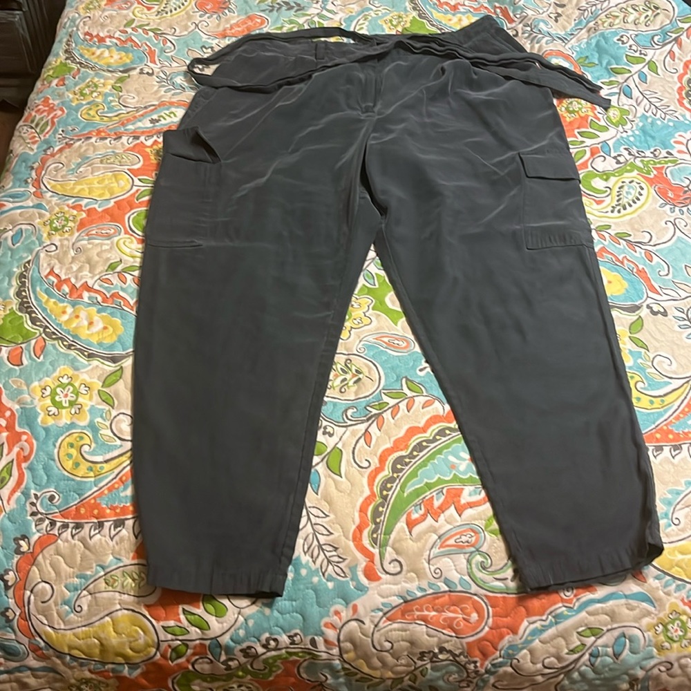 Nine West silky sage green cargo joggers size XL